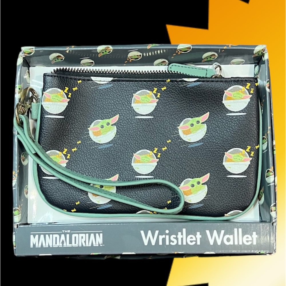 Mandalorian Baby Yoda Wristlet - NIB